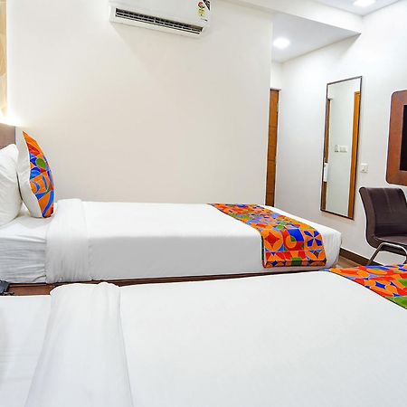 Fabhotel Ellegant Inn Bangalore Exterior photo