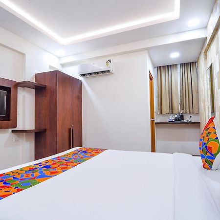 Fabhotel Ellegant Inn Bangalore Exterior photo
