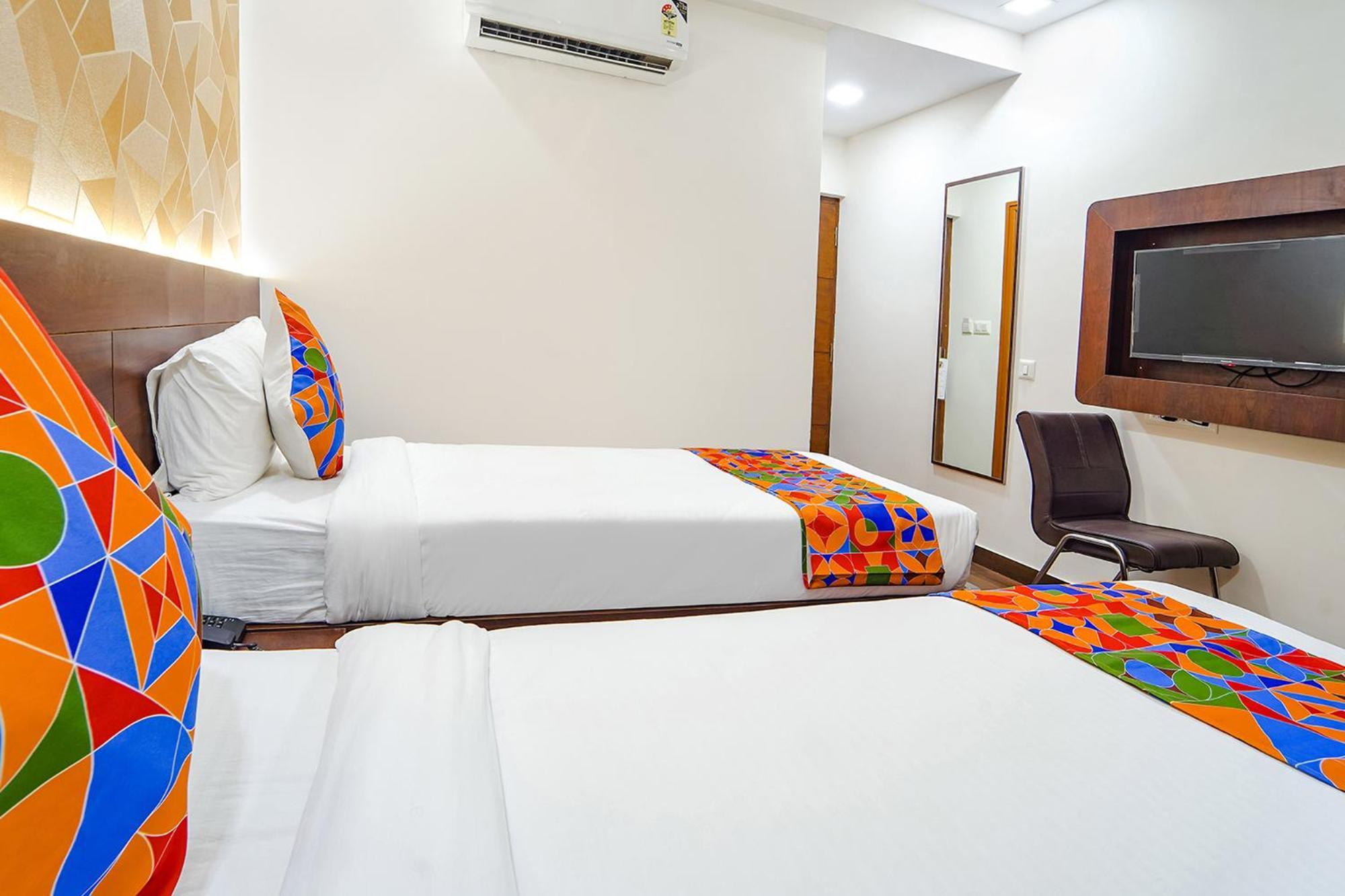 Fabhotel Ellegant Inn Bangalore Exterior photo