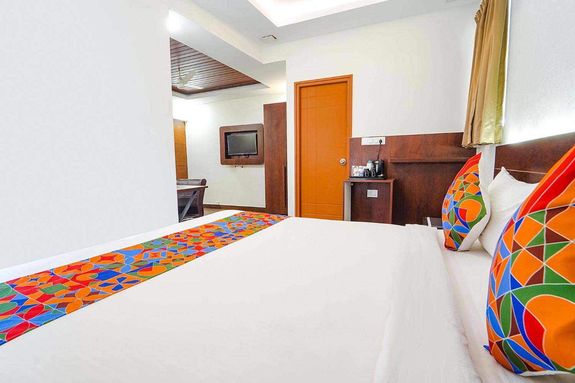 Fabhotel Ellegant Inn Bangalore Exterior photo