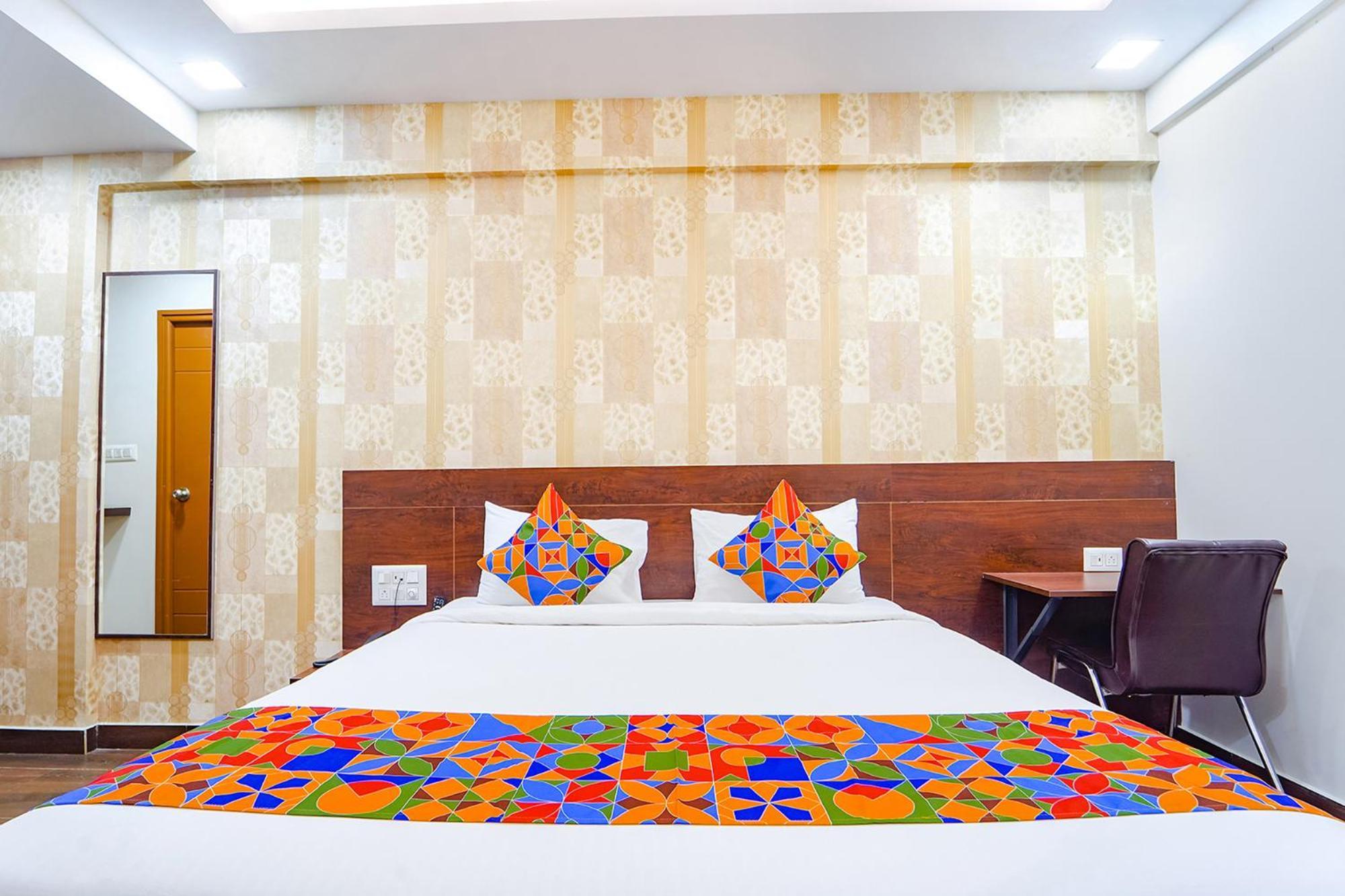 Fabhotel Ellegant Inn Bangalore Exterior photo