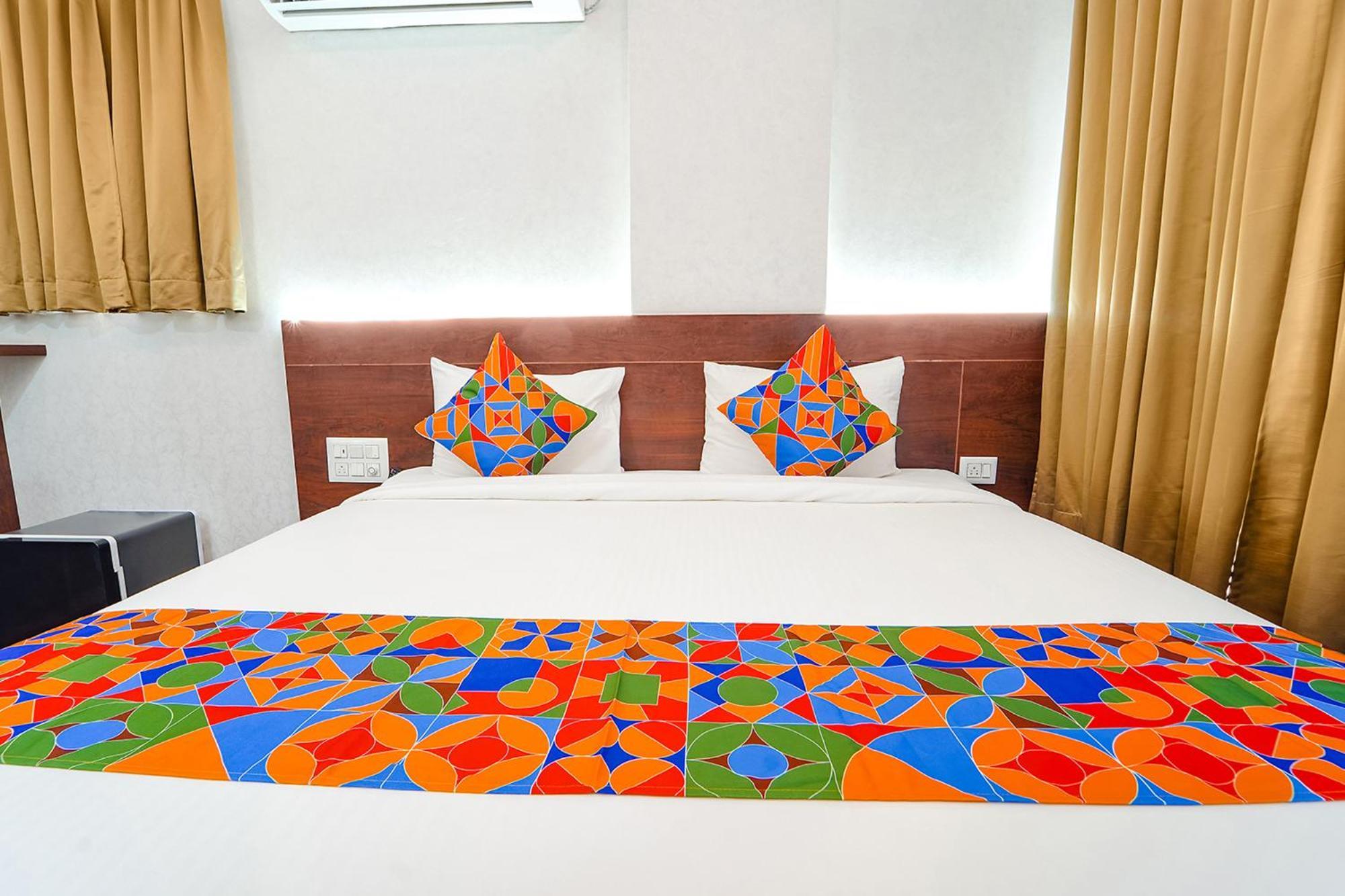 Fabhotel Ellegant Inn Bangalore Exterior photo